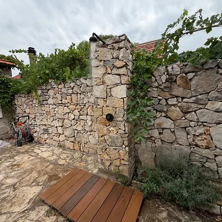 Stone House Slavica Near Krka Waterfalls Feriehus *